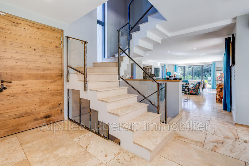 Propriété - 250 m² - 7 pièces