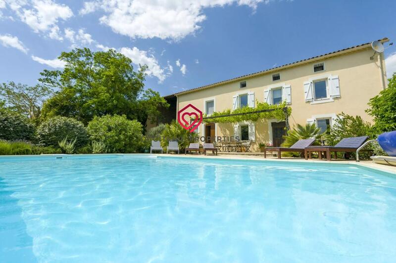 Maison de village - 215 m² - 6 pièces