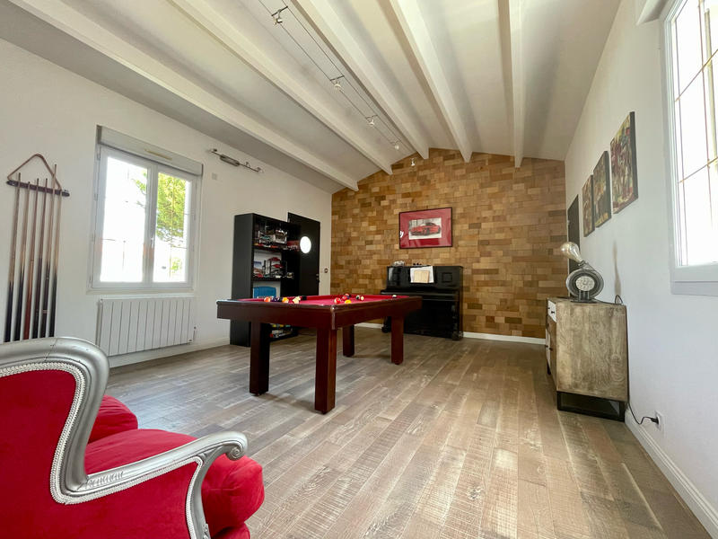 Maison - 243 m² - 6 pièces