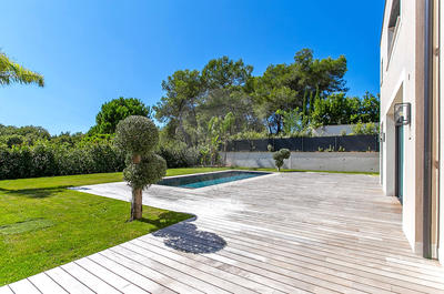 Maison - 280 m² - 8 pièces