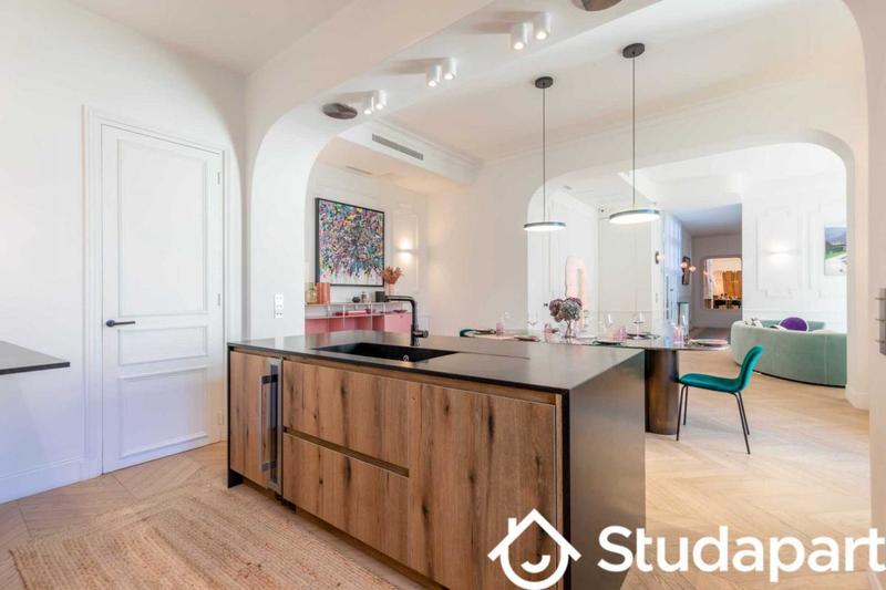 Appartement - 160 m² - 5 pièces