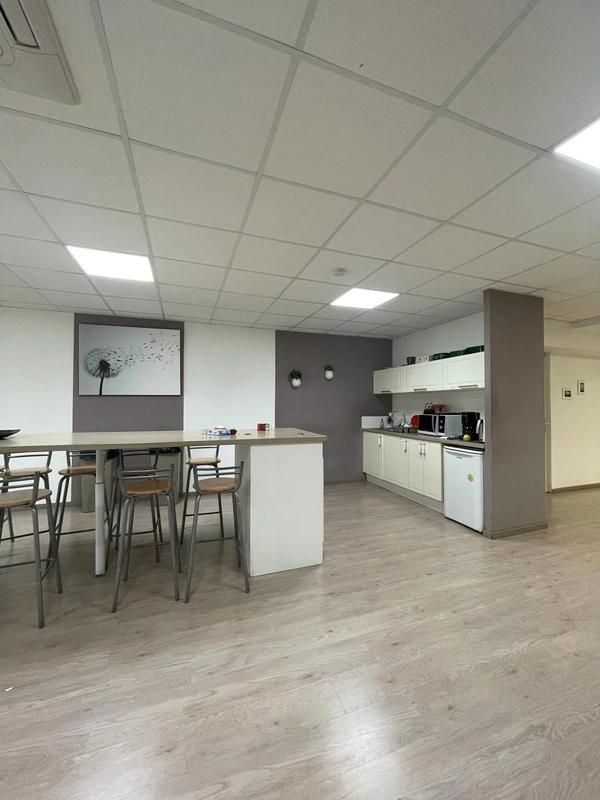 Local d'activités - 280 m² - 6 pièces