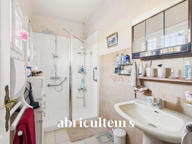 Maison - 232 m² - 8 pièces