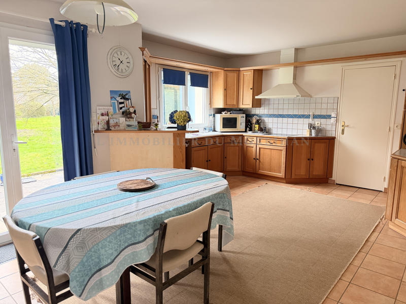 Maison - 200 m² - 8 pièces