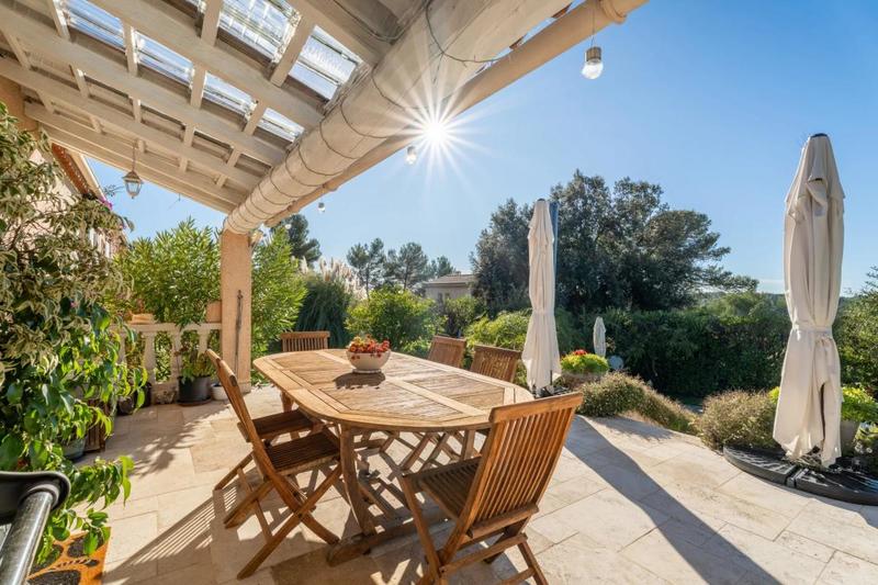 Villa - 90 m² - 4 pièces