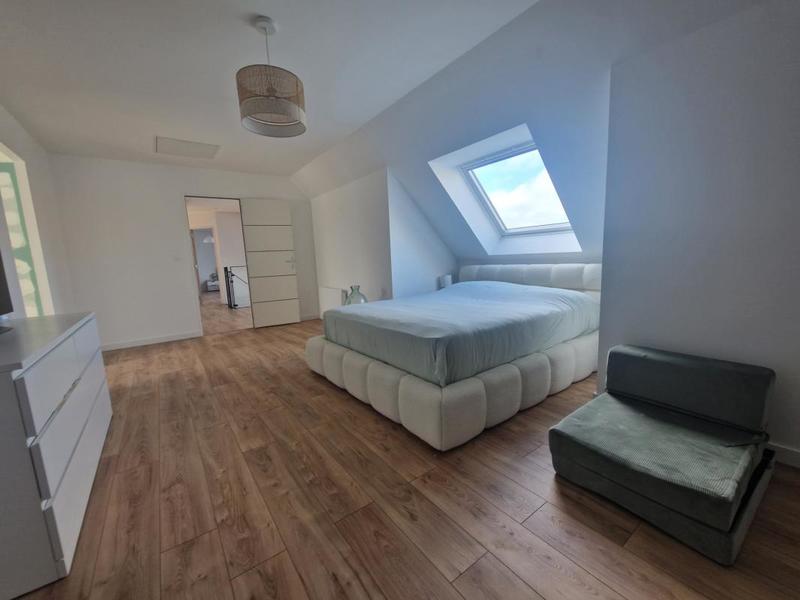 Maison - 200 m² - 8 pièces