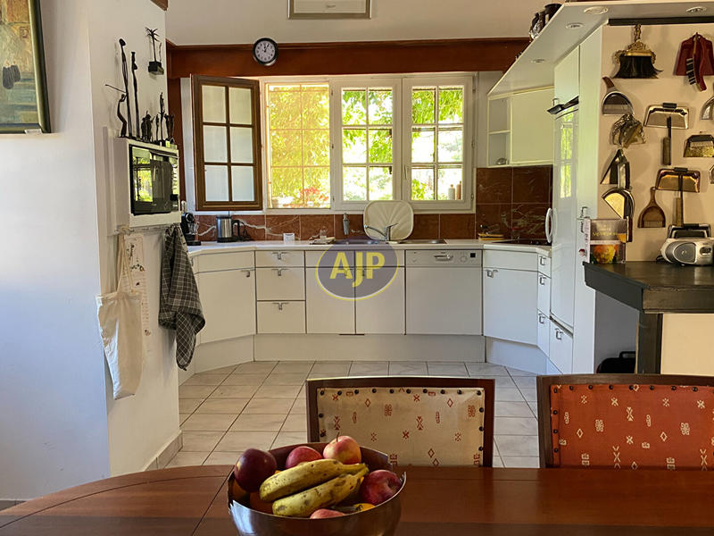 Villa - 250 m² - 11 pièces