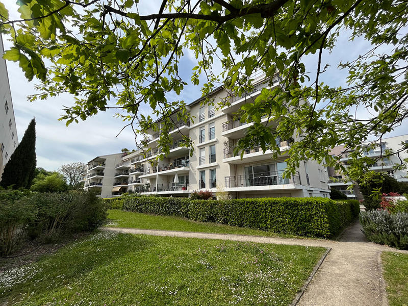 Appartement - 97 m² - 4 pièces