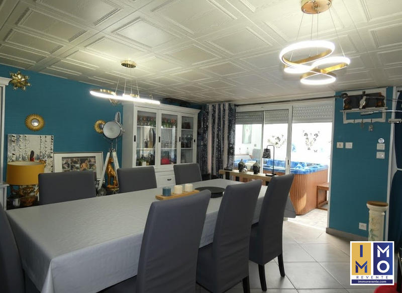 Maison - 177 m² - 7 pièces