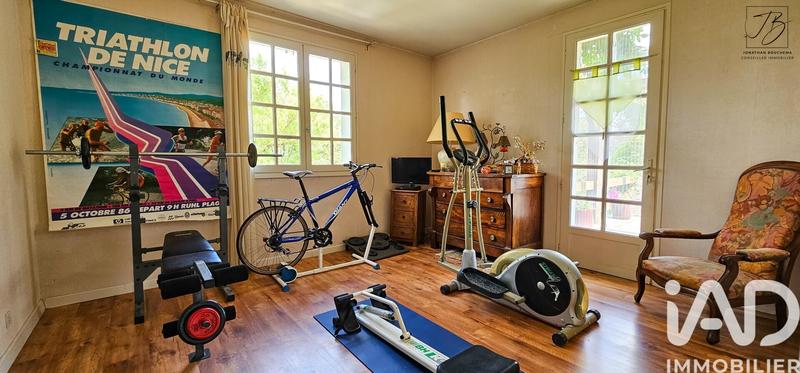 Maison - 216 m² - 8 pièces