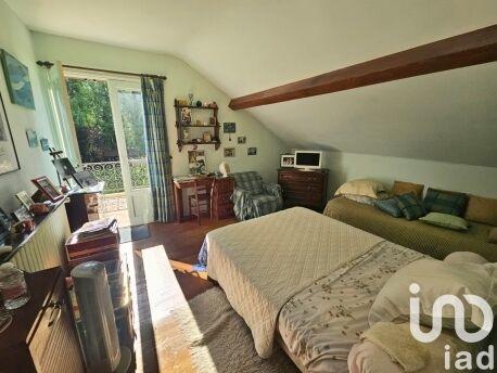 Maison - 212 m² - 7 pièces