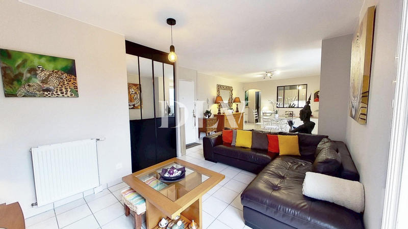 Appartement - 99 m² - 5 pièces