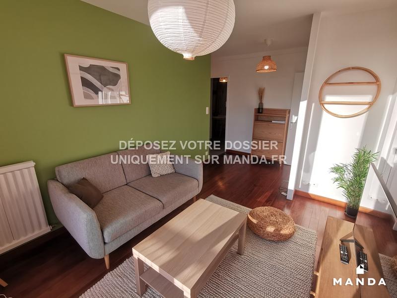 Chambre - 10 m² - 4 pièces