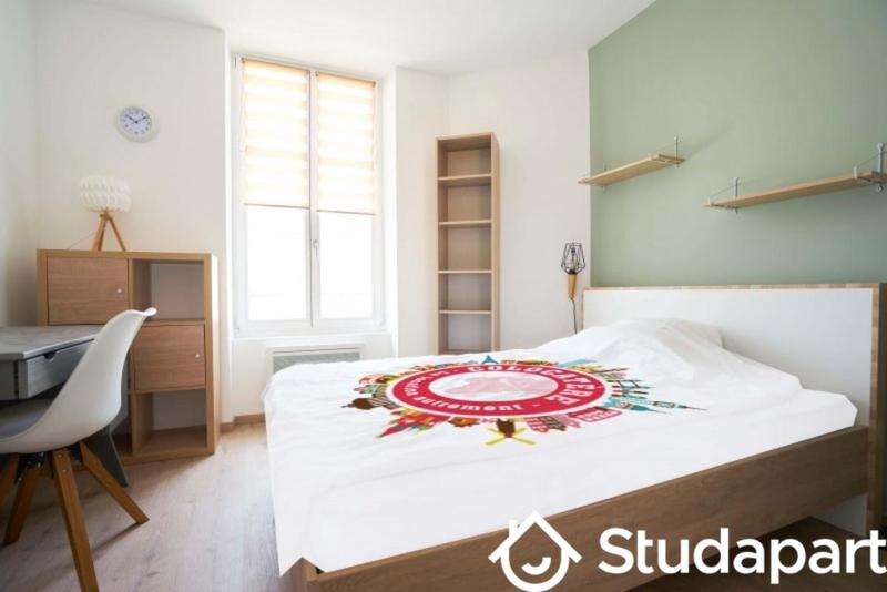 Chambre - 11 m² - 1 pièce