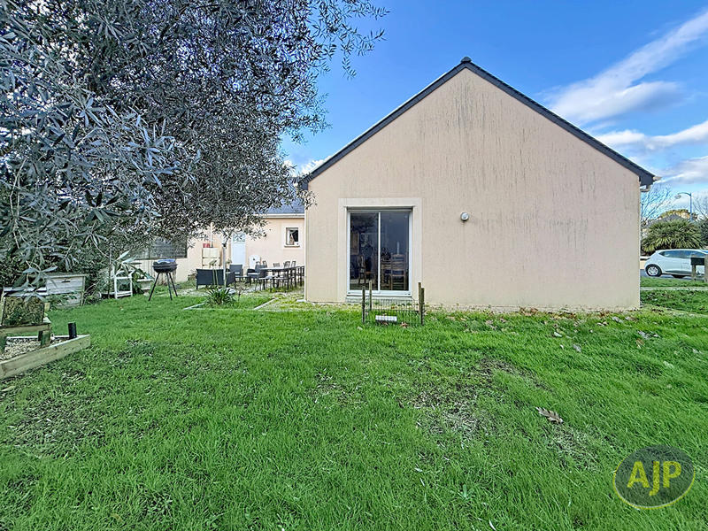 Maison - 99 m² - 5 pièces