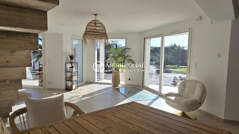 Maison - 460 m² - 6 pièces