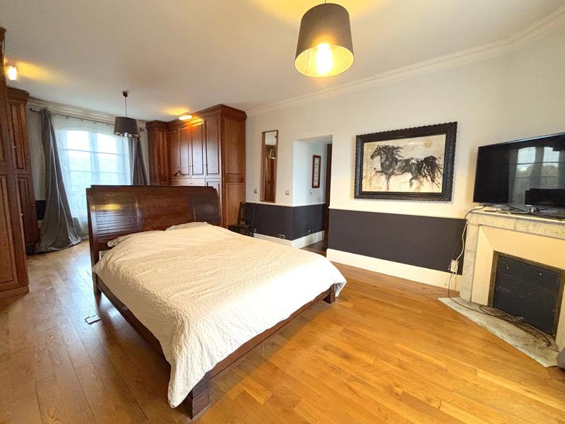 Maison - 207 m² - 7 pièces