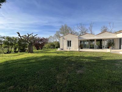 Maison - 203 m² - 7 pièces