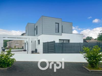 Maison - 147 m² - 5 pièces