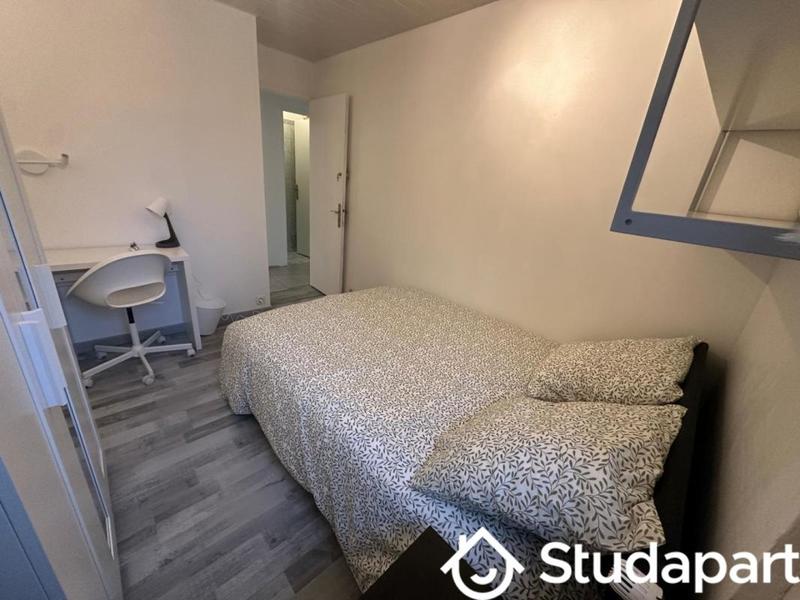 Chambre - 9 m² - 1 pièce