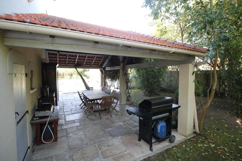 Villa - 216 m² - 9 pièces