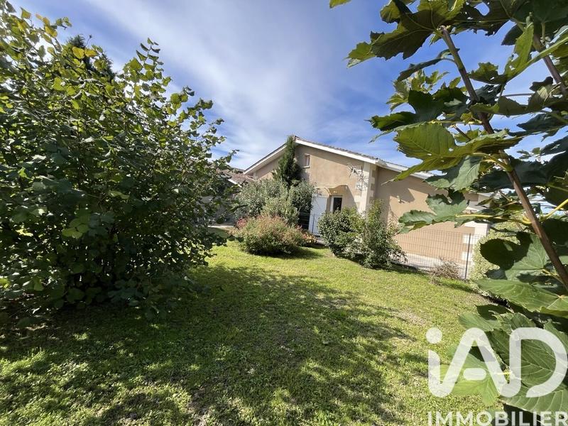 Maison - 240 m² - 11 pièces