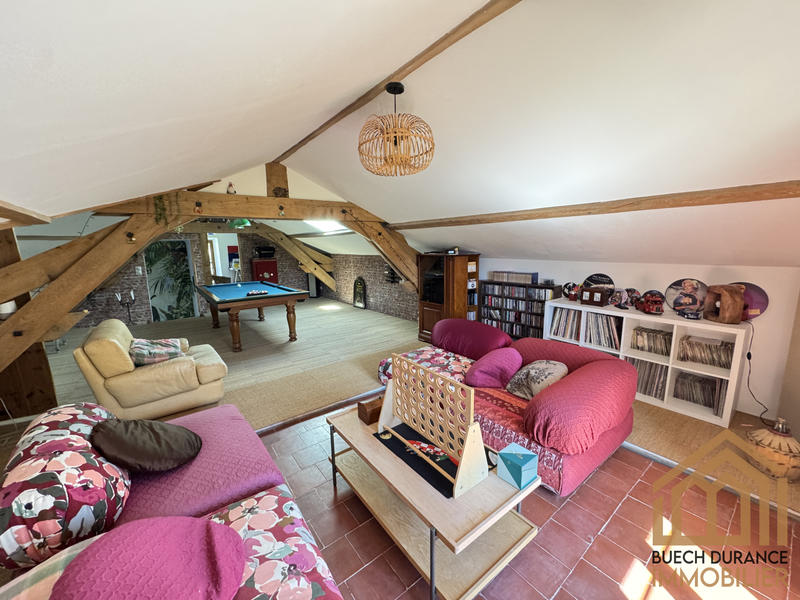 Maison - 245 m² - 12 pièces