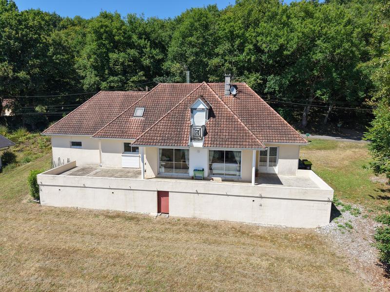 Maison traditionnelle - 125 m² - 5 pièces