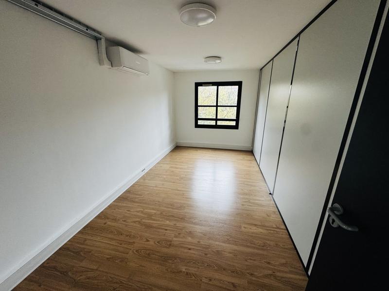 Bureau - 196 m²