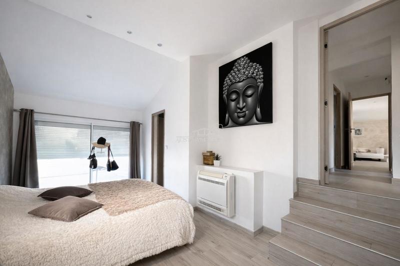 Maison - 136 m² - 4 pièces