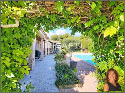 Maison - 202 m² - 8 pièces