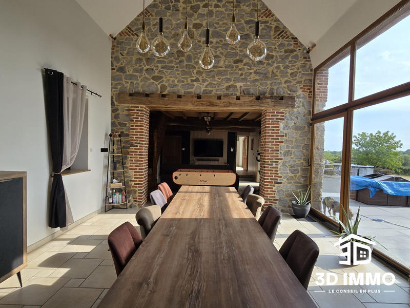 Maison - 230 m² - 7 pièces