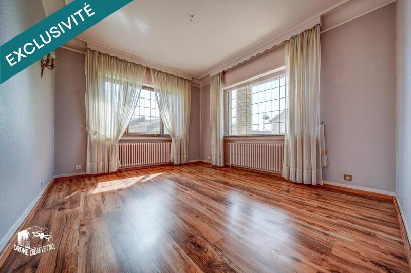 Maison - 260 m² - 10 pièces