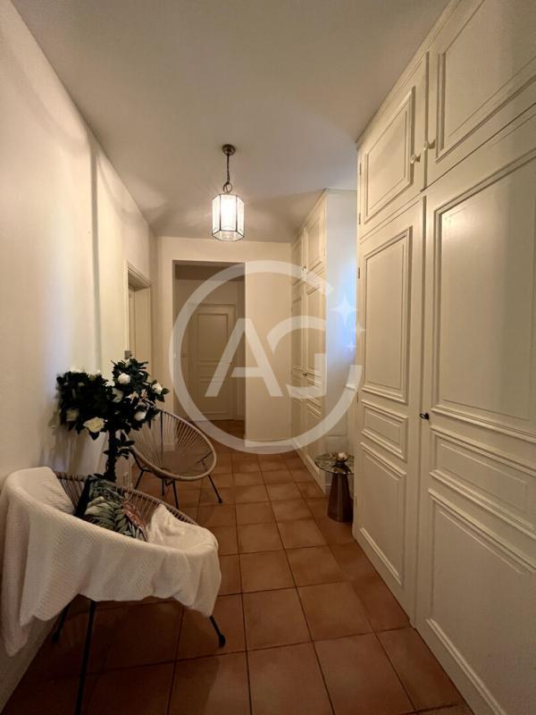 Maison - 192 m² - 7 pièces