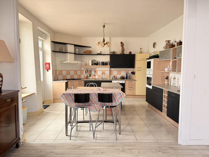 Maison - 289 m² - 7 pièces