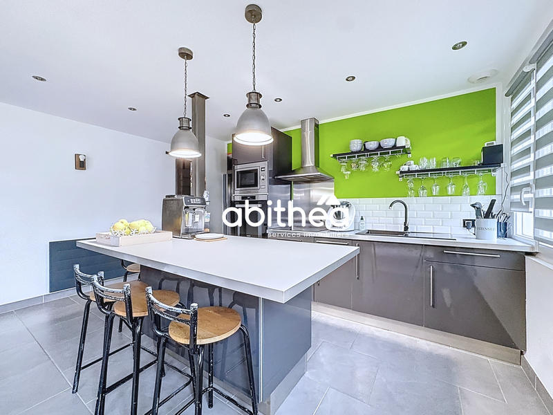 Maison - 135 m² - 7 pièces