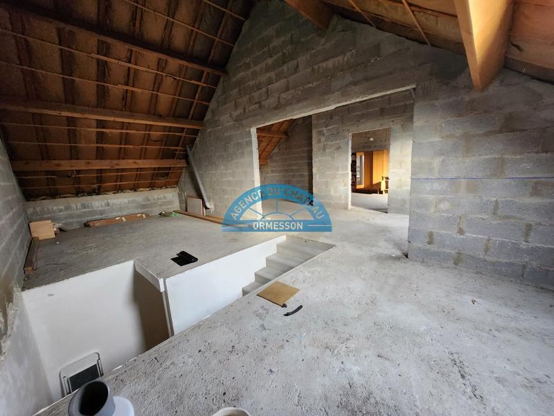 Maison - 200 m² - 8 pièces