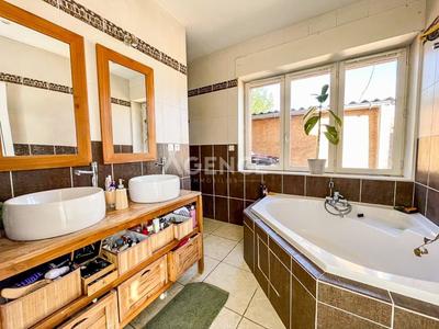 Maison - 100 m² - 4 pièces