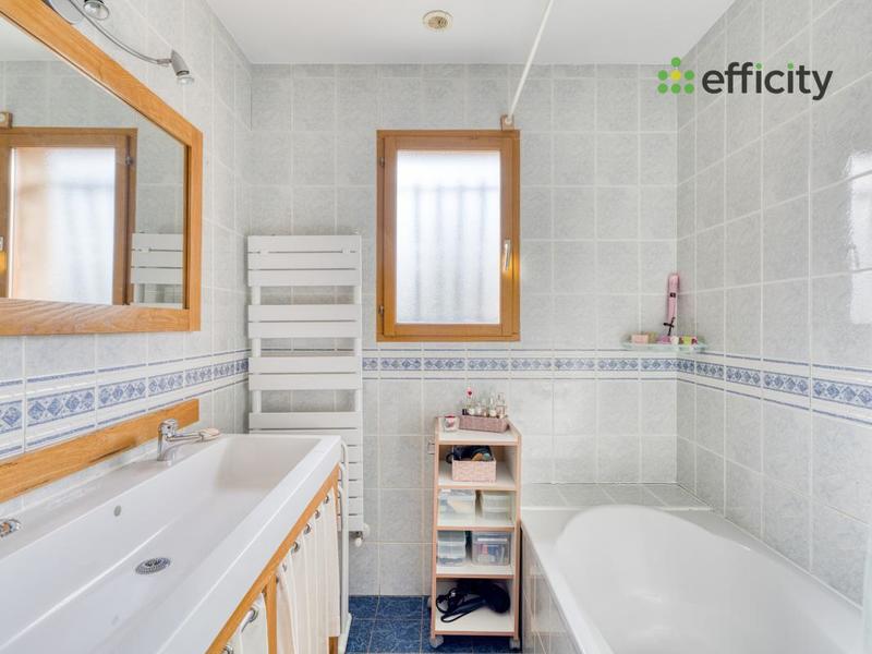 Pavillon - 100 m² - 5 pièces