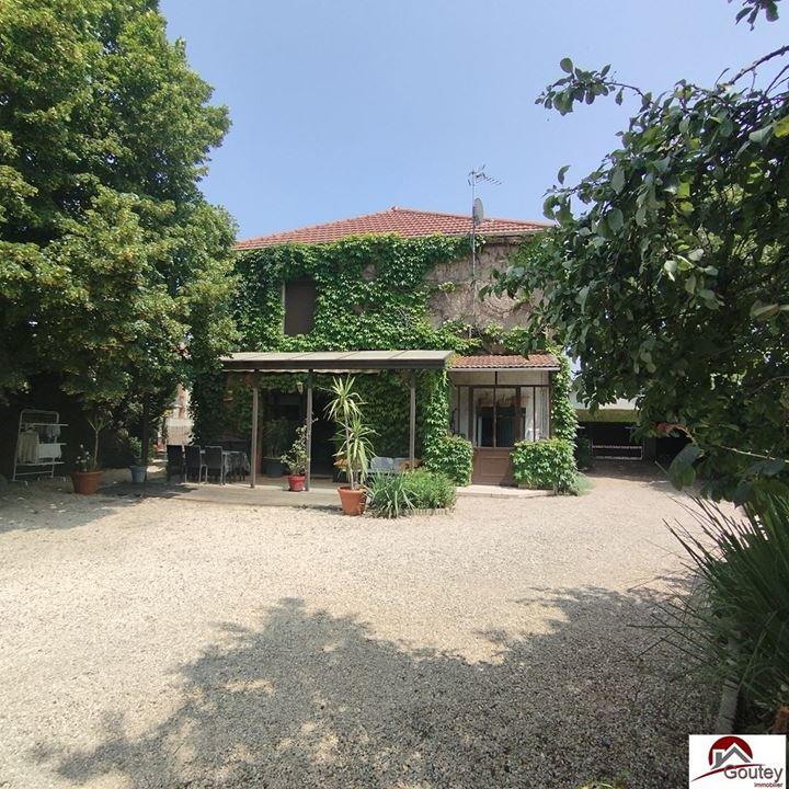 Maison traditionnelle - 117 m² - 5 pièces