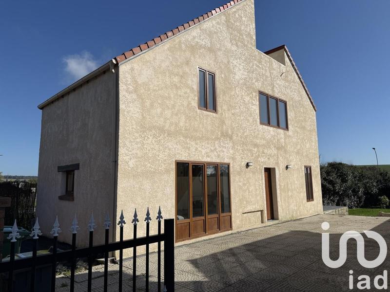 Maison - 95 m² - 5 pièces