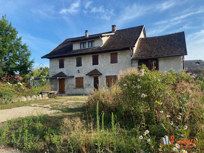 Maison - 166 m² - 9 pièces