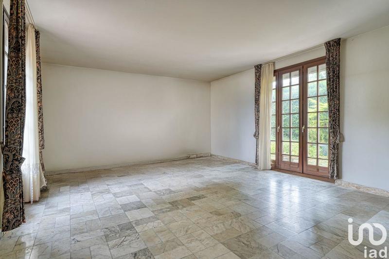 Maison - 213 m² - 9 pièces