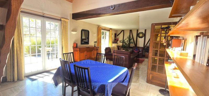 Propriété - 250 m² - 6 pièces