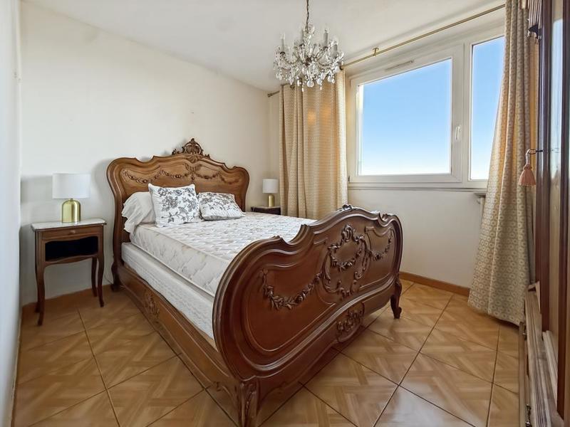 Appartement - 82 m² - 3 pièces