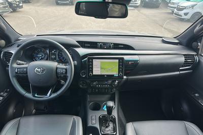 Toyota Hilux 2.8 204 Bva Invincible 4p