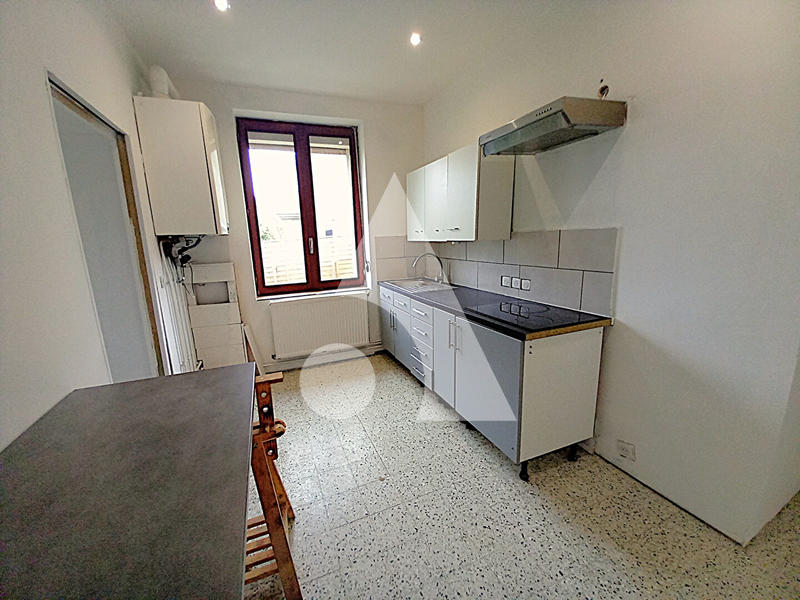 Maison - 75 m² - 5 pièces