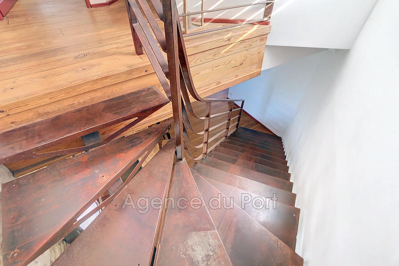 Villa - 260 m² - 6 pièces