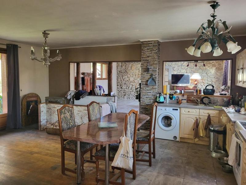 Maison traditionnelle - 254 m² - 7 pièces