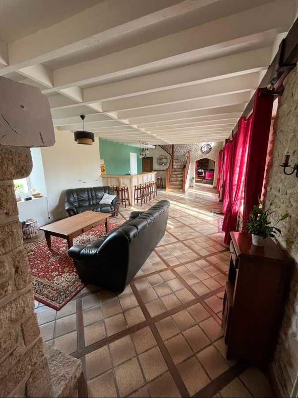 Maison - 345 m² - 10 pièces